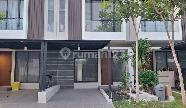 Rumah Northwest Central Lake Park Hill Citraland Surabaya Barat