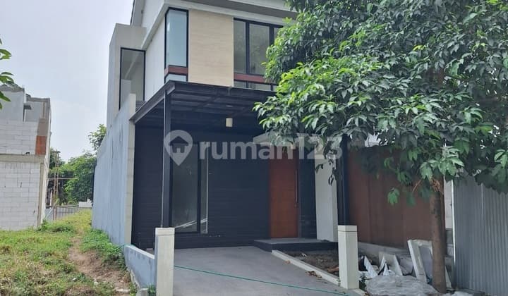 Rumah Northwest Hill Lake Park Central Citraland Surabaya Barat