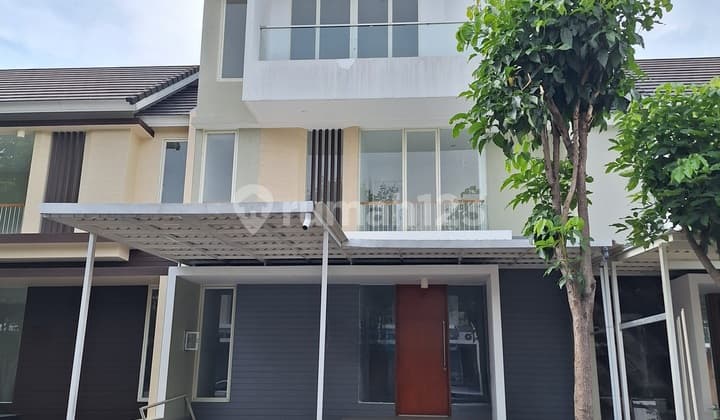 Rumah Northwest Park Lake Central Hill Citraland Surabaya Barat