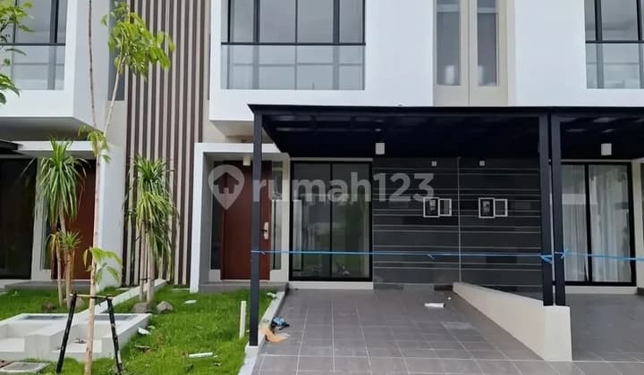 Rumah Northwest Central Lake Park Hill Citraland Surabaya Barat