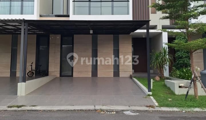 Rumah Northwest Central Lake Park Hill Citraland Surabaya Barat