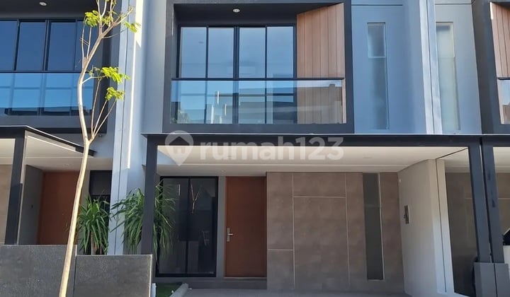 Rumah Northwest Central Lake Park Hill Citraland Surabaya Barat