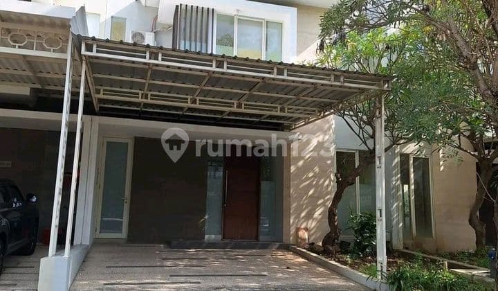 Rumah Pelican Hill Northwest Lake Park Citraland Surabaya Barat