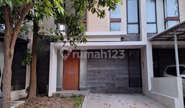 Rumah Northwest Lake Park Central Hill Citraland Surabaya Barat