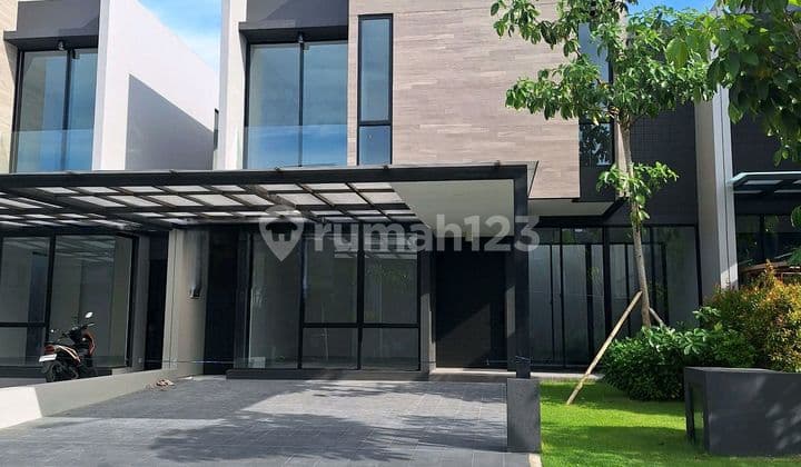 Rumah Pelican Hill Northwest Lake Park Citraland Surabaya Barat