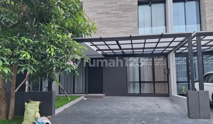 Rumah Pelican Hill Northwest Lake Park Citraland Surabaya Barat