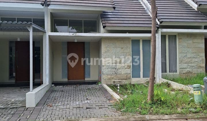 Northwest Park Lake Central Hill Citraland West Surabaya House