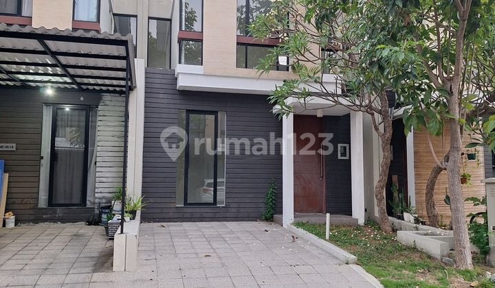 Rumah Northwest Lake Park Central Hill Citraland Surabaya Barat