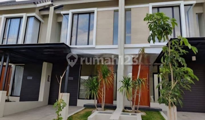 Rumah Northwest Hill Lake Central Hill Citraland Surabaya Barat