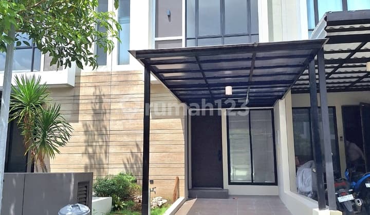 Rumah Northwest Park Lake Central Hill Citraland Surabaya Barat