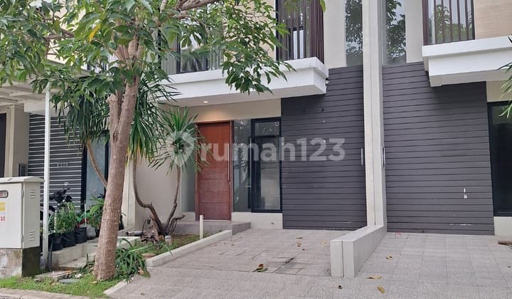 Rumah Northwest Lake Park Central Hill Citraland Surabaya Barat