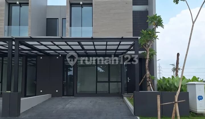 Rumah Pelican Hill Northwest Lake Park Citraland Surabaya Barat