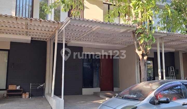 Rumah Northwest Lake Park Central Hill Citraland Surabaya Barat