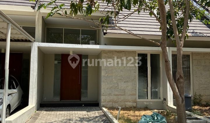 Rumah Semi Furnished Northwest Park Lake Citraland Surabaya Barat
