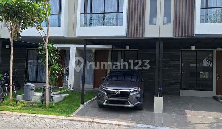 Rumah Full Furnished Northwest Central Lake Citraland Surabaya