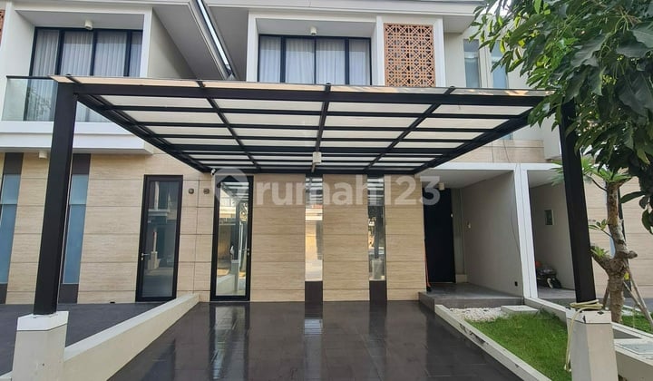 Rumah Pelican Hill Northwest Lake Park Citraland Surabaya Barat