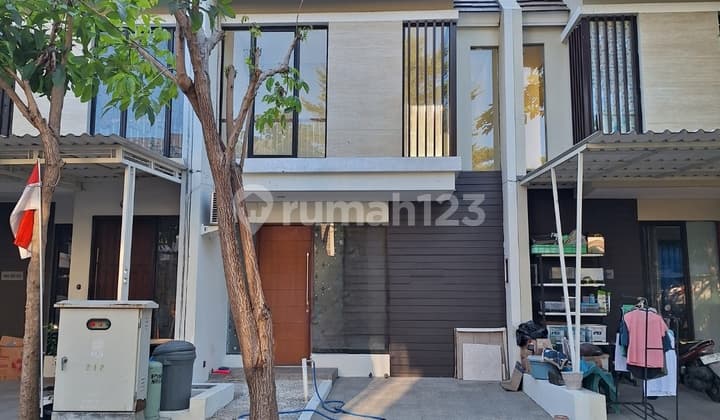 Rumah Northwest Lake Park Central Hill Citraland Surabaya Barat