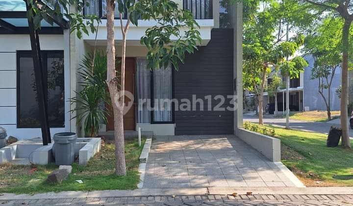 Rumah Northwest Lake Park Central Hill Citraland Surabaya Barat