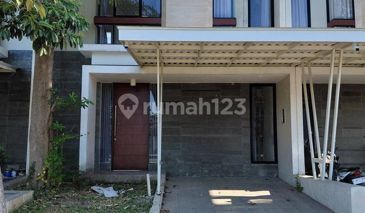 Northwest Lake Park Central Hill Citraland Surabaya Barat House