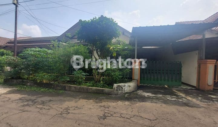 RUMAH CANTIK SIAP HUNI DI KELAPA DUA DEKAT KAMPUS GUNDAR
