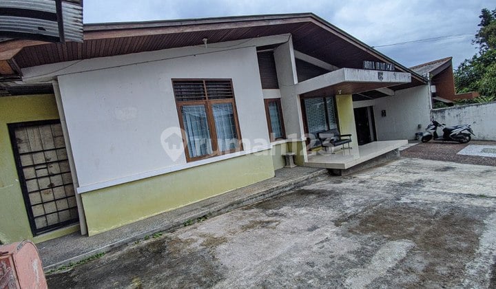 Rumah Lama di Setra Sari Dekat Tol Pasteur