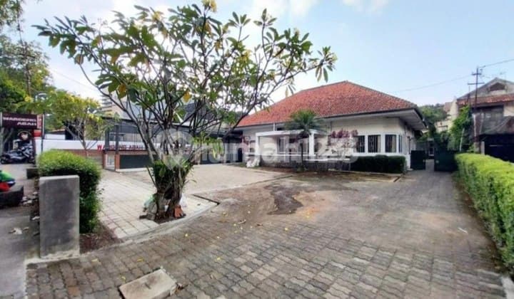 Rumah di Jalan Riau Cocok untuk Usaha Cafe Dll