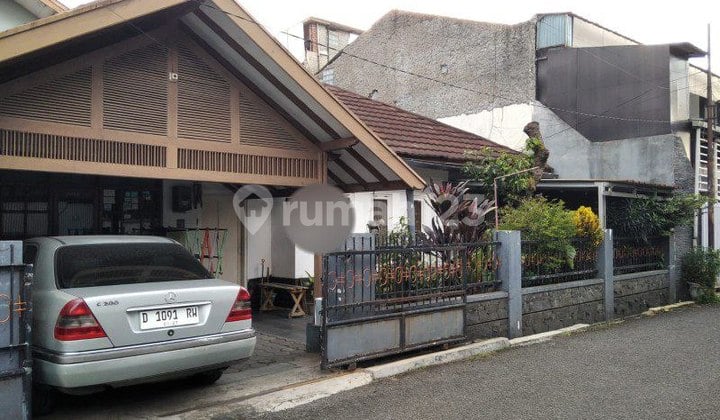 Rumah Lama di Bkr Sayap Buah Batu Dekat Tol Buah Batu