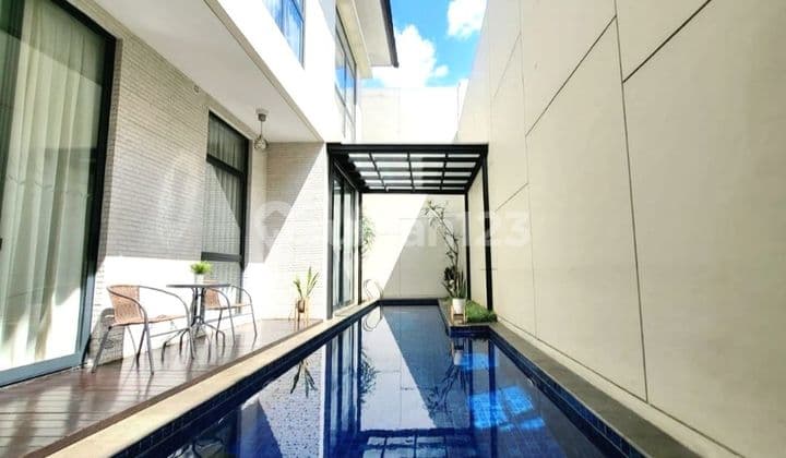 Rumah Cantik Ada Kolam Renang Lokasi Strategis Di Lancewood Navapark Bsd City