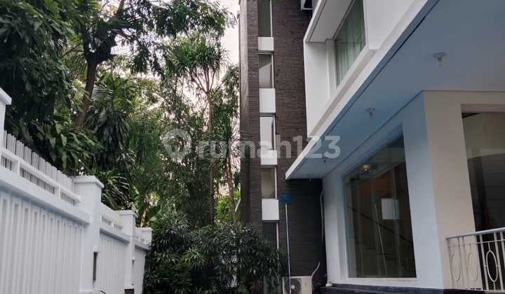 Disewa Beautiful House In Pondok Indah