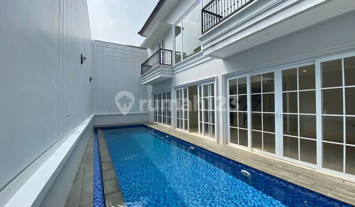 Di Jual Rumah Baru 3 Lantai di Senopati, Kebayoran Baru