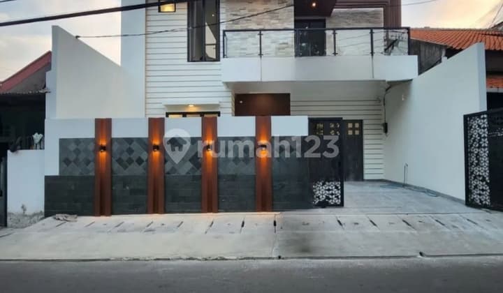 Rumah Mewah Siap di Huni dengan Lokasi Strategis
