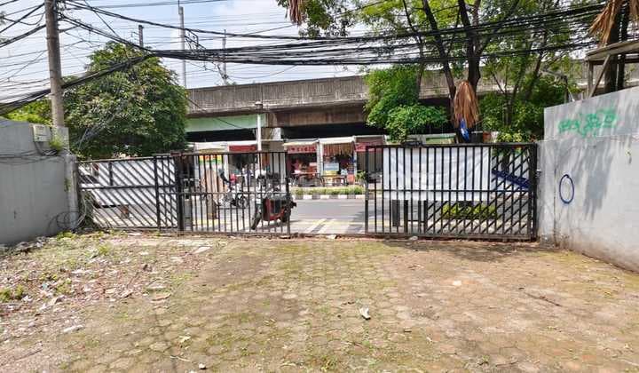 Dijual Rumah Nyaman dan Strategis di Area Menteng