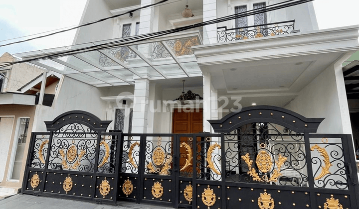 Rumah Strategis Fully Furnished di Bintaro Tangsel Om-15756