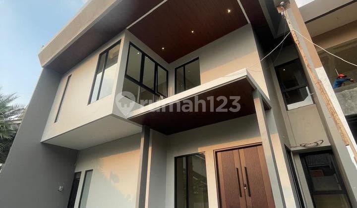 Rumah Strategis Dgn Swimming Pool di Bintaro Tangsel Js-15273