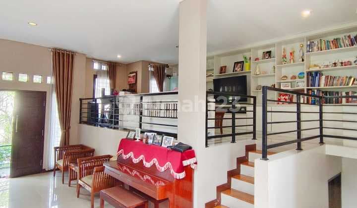 Strategic House Near Modern Market in Bintaro Tangsel Lr-9793