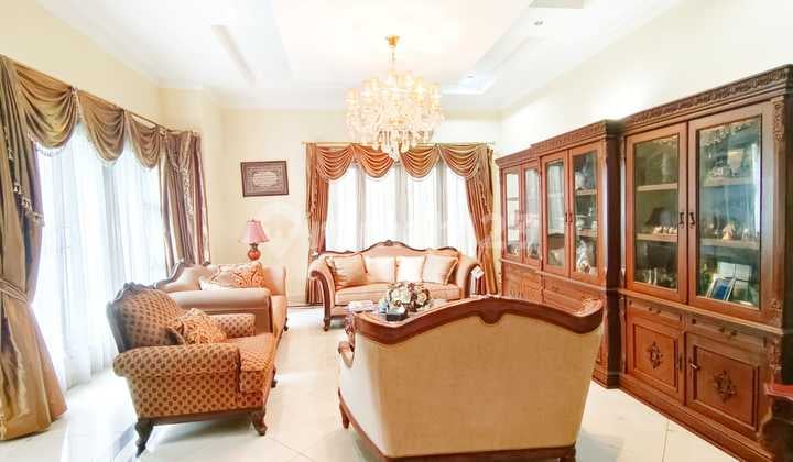 Rumah Mewah Strategis Ada Swimming Pool Dekat Akses KRL di Menteng Jakpus Lr-7398-17496