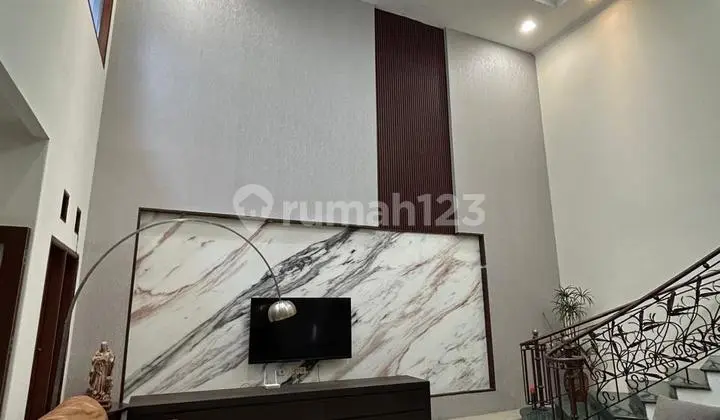 Rumah Mewah Strategis 2 Lantai Dalam Cluster Dekat Pasar Modern Bintaro di Bintaro Tangsel Ut-16274