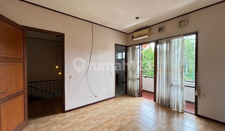 Negotiable Fast! For Sale 2-Storey House + Basement in Setra Duta Bandung