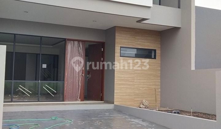 RUMAH Minimalis Modern di Setraduta Royal Grande Bandung 2 Lantai