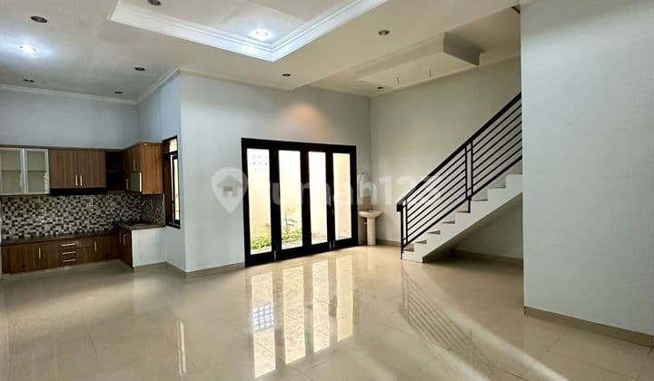 JUAL RUMAH SINGGASANA 2 LANTAI di KOMPLEK SINGGASANA PRADANA BANDUNG