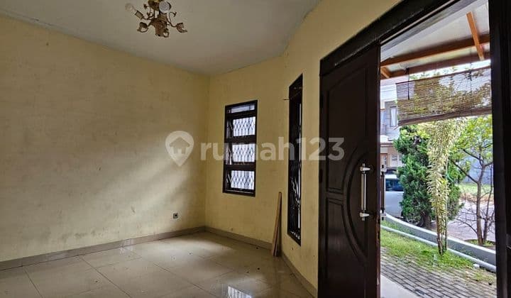 Rumah Siap Huni Di Komplek Singgasana Pradana Bandung