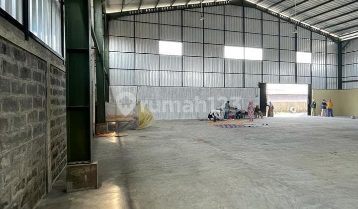 Rent Ready-to-Use Warehouse with Fuso Access at Moh Toha, Bandung