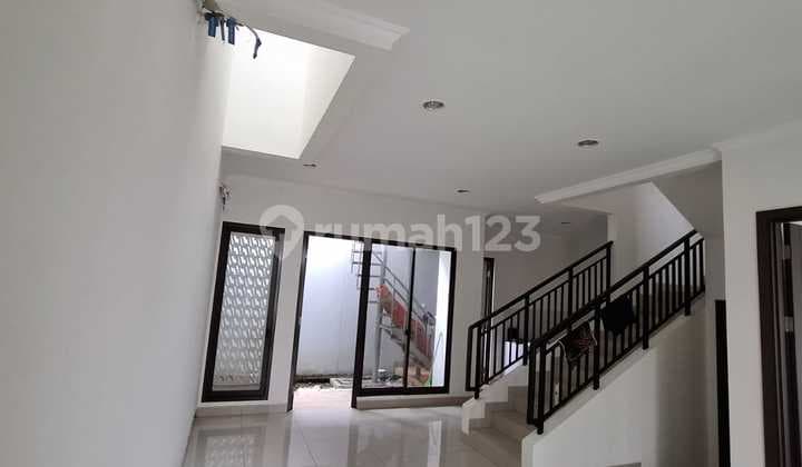 Sewa / Jual Rumah Baru Belum Pernah Dihuni Cynthia Summarecon Bandung