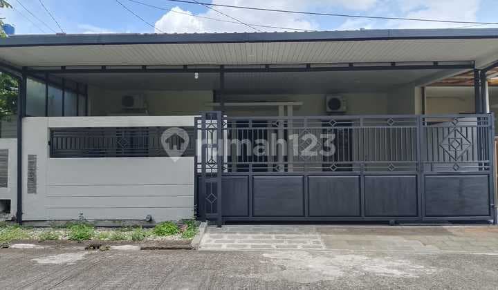 Ready-to-occupy House for Sale in Taman Holis Indah 2 Bandung