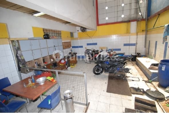 Jual Gedung Showroom Di Jl Raya Ciateul Bandung Kota