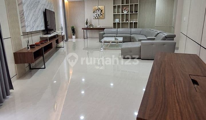 Jarang Ada!Rumah Lux Full Furnish di Emily Hoek Summarecon Bandung