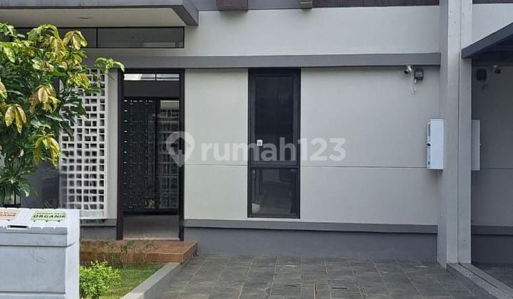 Two-Story House In Flora Cluster Summarecon Bandung