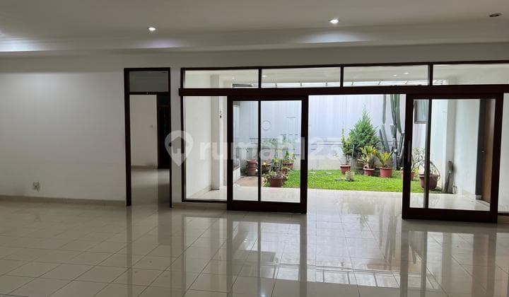Disewakan Rumah Siap Huni di Singgasana Pradana Bandung