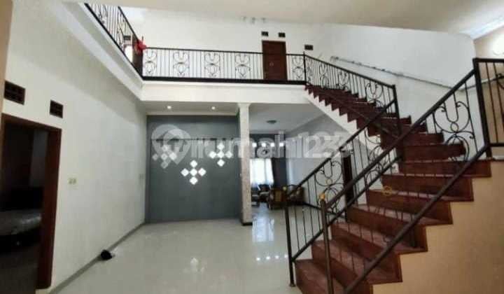 For Rent Luxurious 2-Story House One Gate Semi-Furnished In Mekar Wangi Bandung