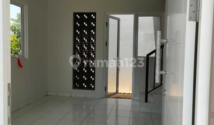 Murah! Jual Rumah Hoek 2 Lantai di Dayana Summarecon Bandung